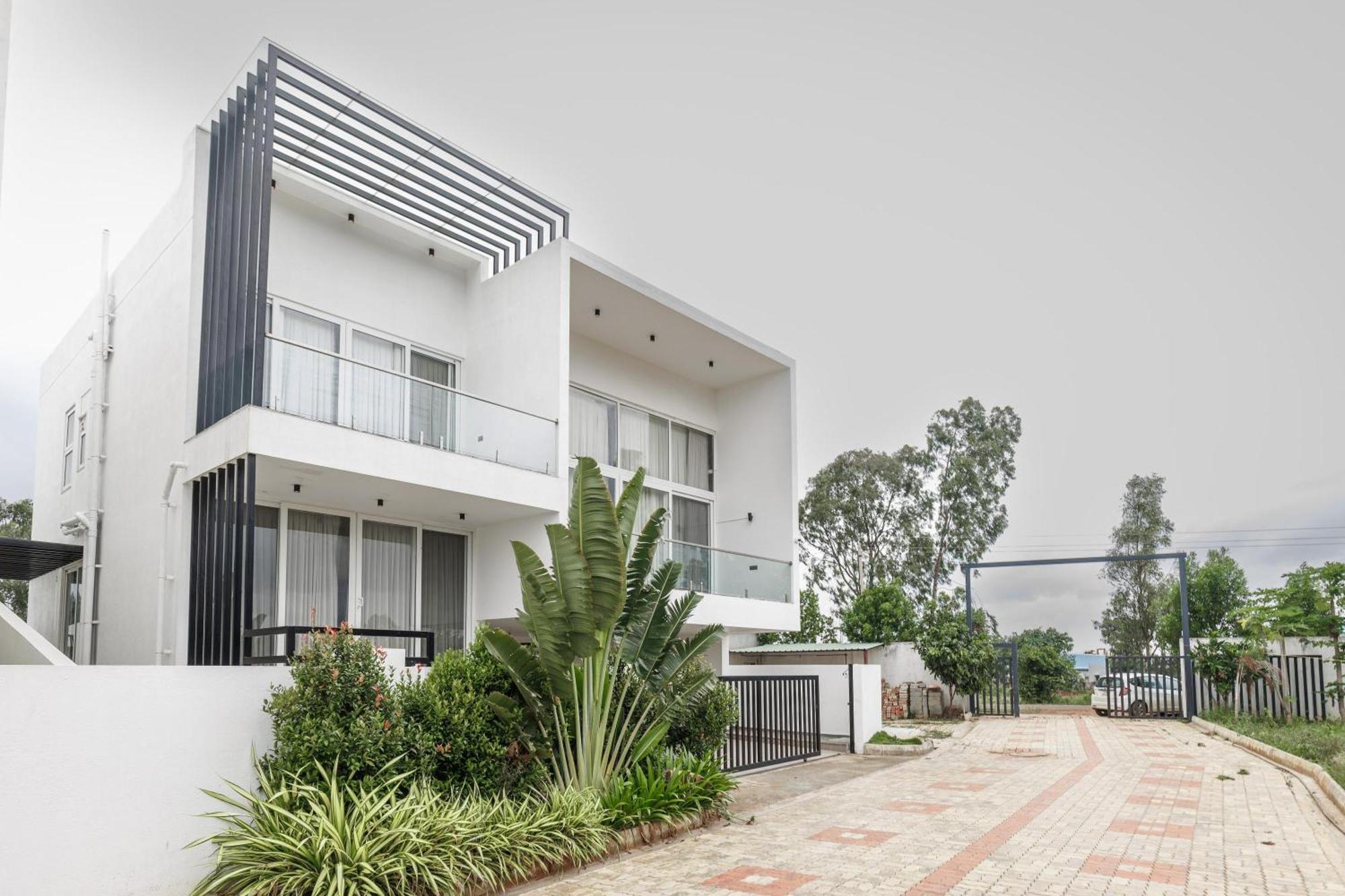 Celestial Sapphire Villa Pvt Pool Veg Food 4Bhk Dod Ballāpur エクステリア 写真