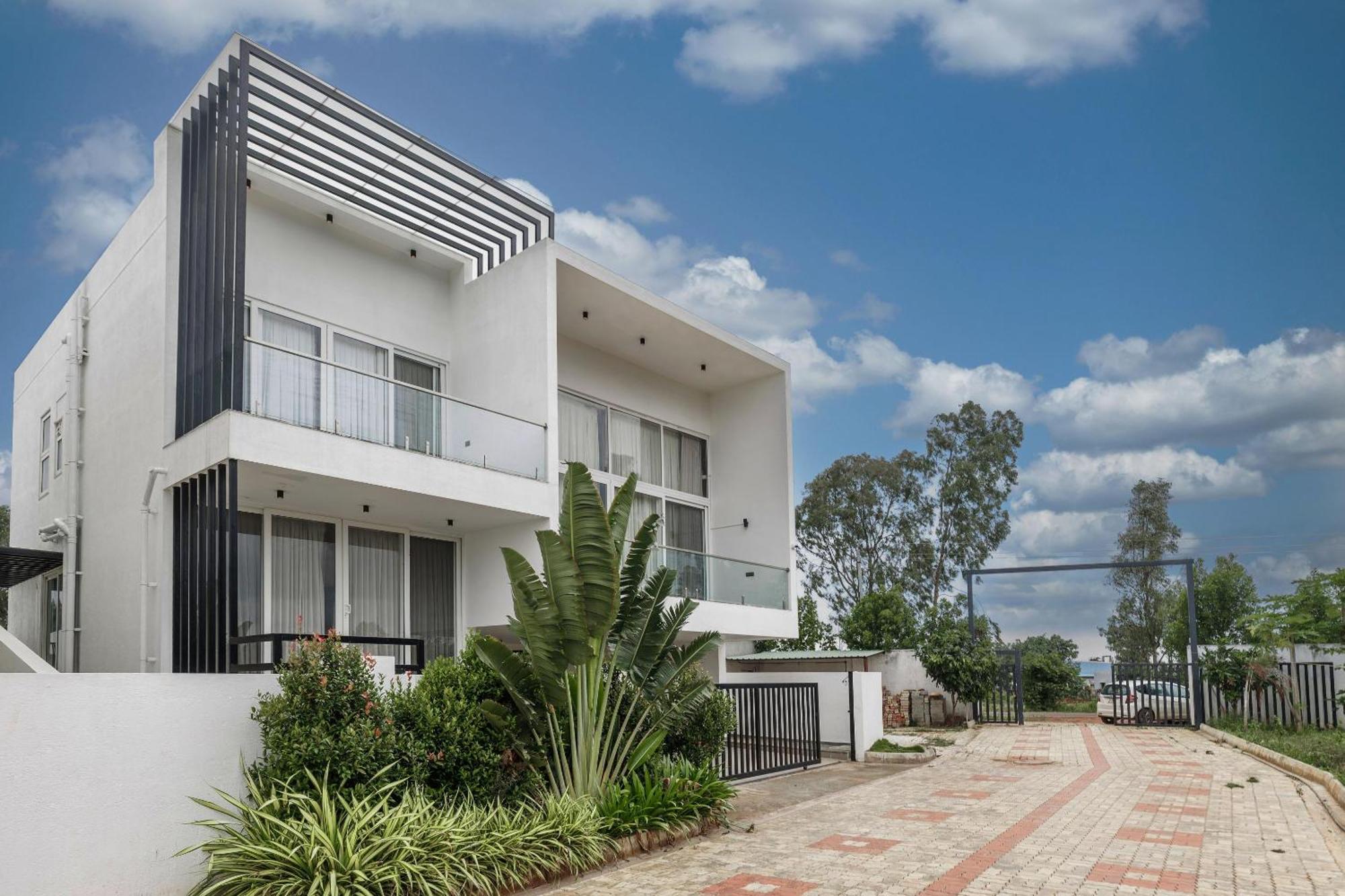 Celestial Sapphire Villa Pvt Pool Veg Food 4Bhk Dod Ballāpur エクステリア 写真