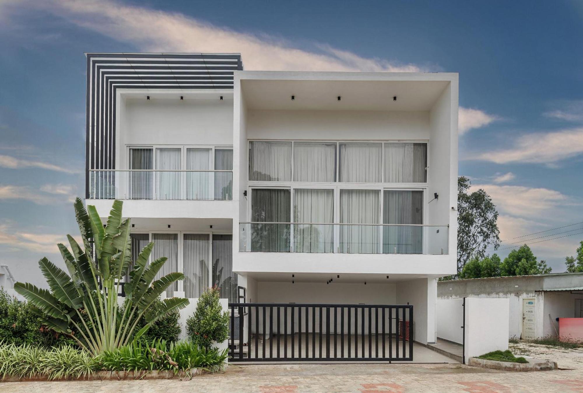 Celestial Sapphire Villa Pvt Pool Veg Food 4Bhk Dod Ballāpur エクステリア 写真